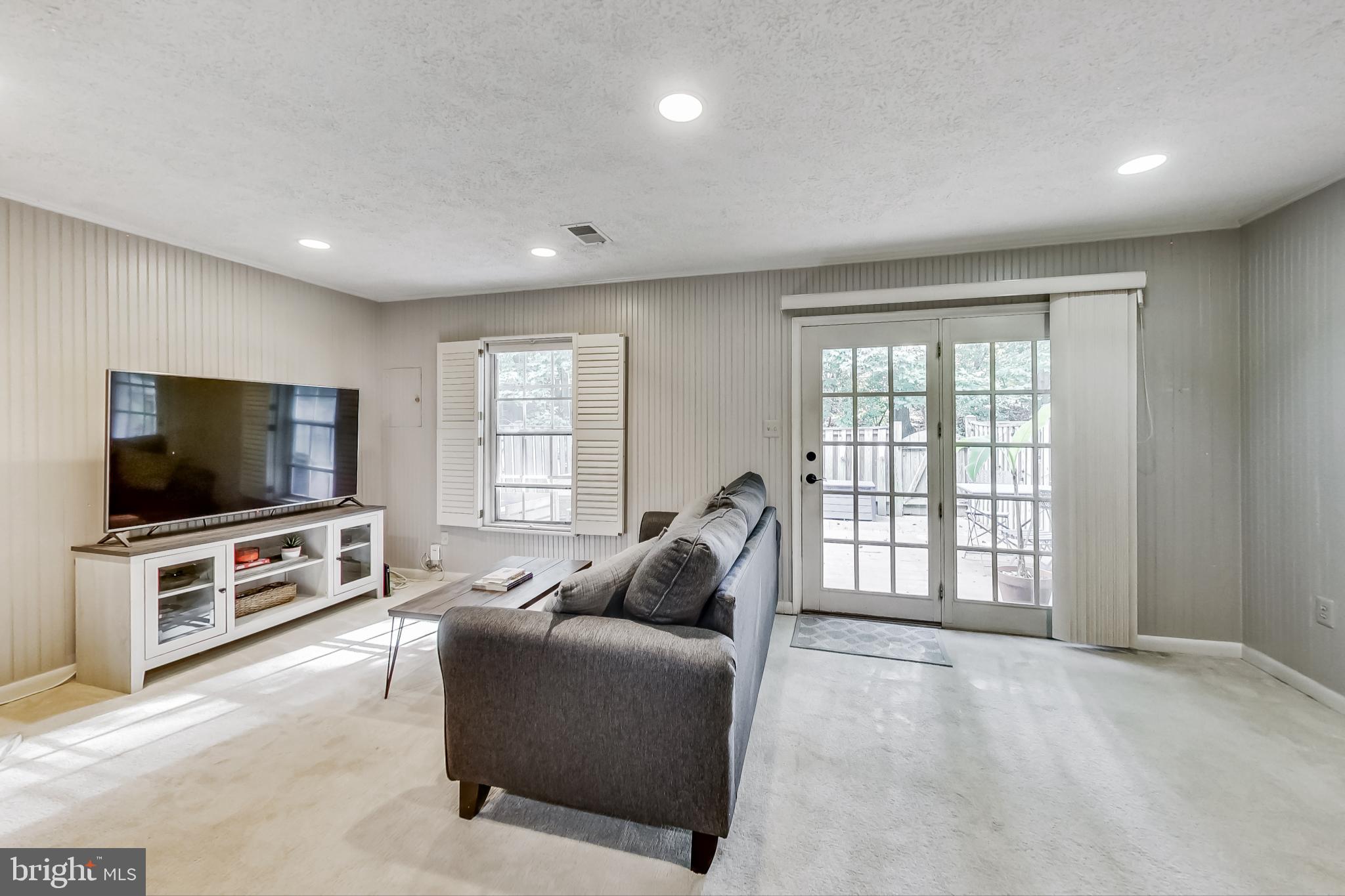 LAFAYETTE VILLAGE - Residential