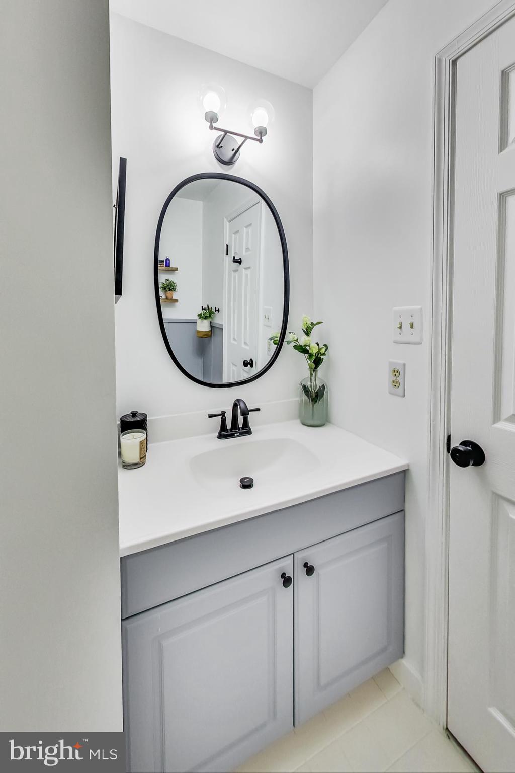 LAFAYETTE VILLAGE - Residential