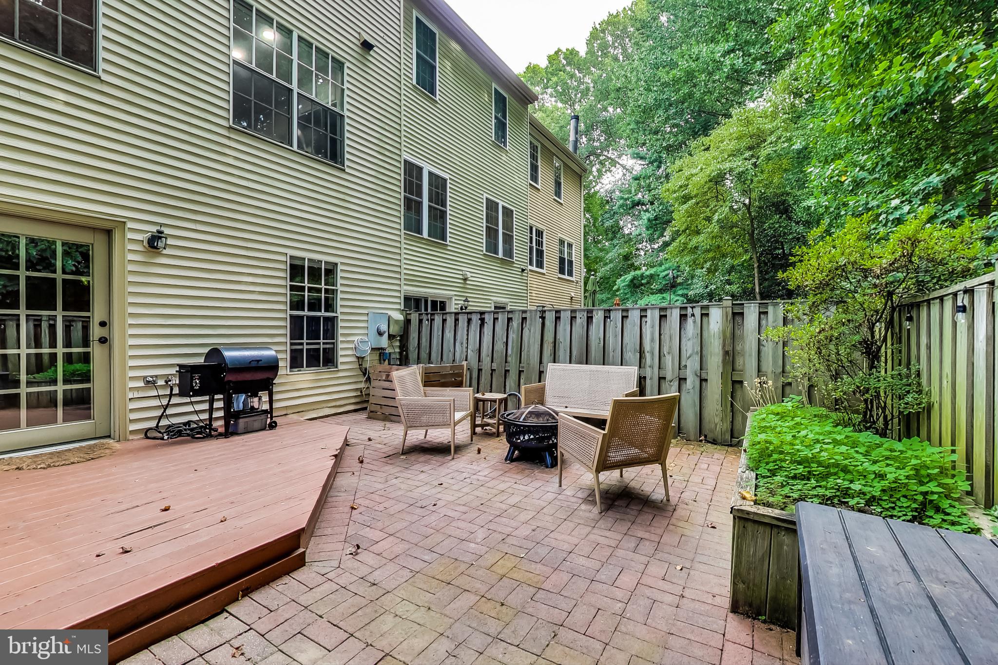 LAFAYETTE VILLAGE - Residential