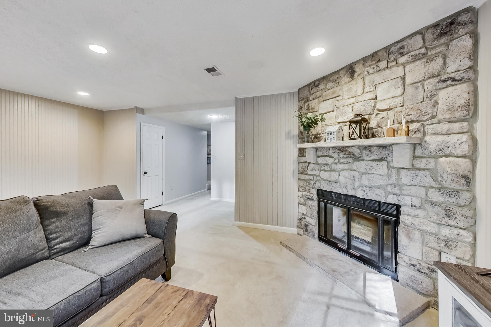 LAFAYETTE VILLAGE - Residential