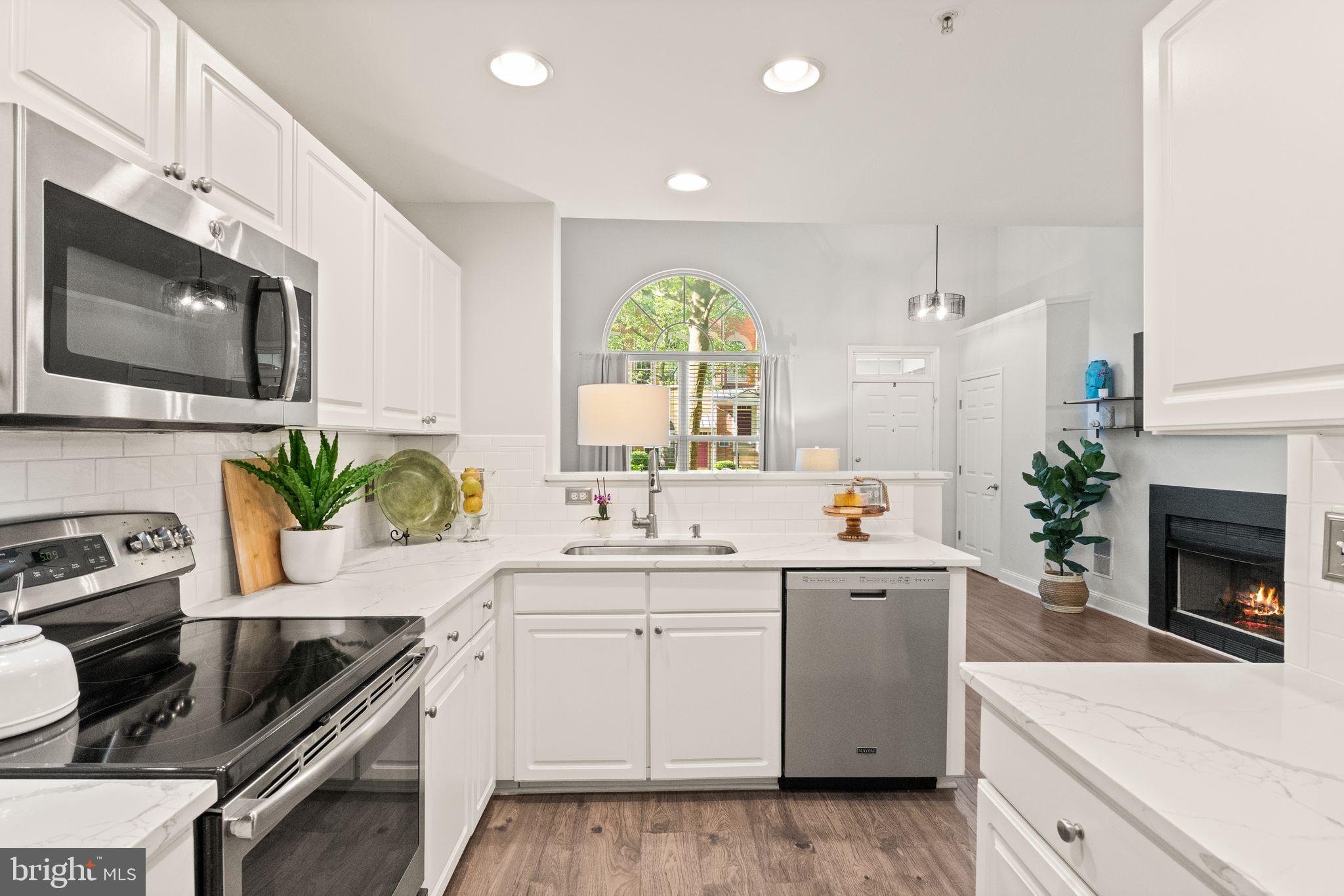 LINCOLN PARK - Residential