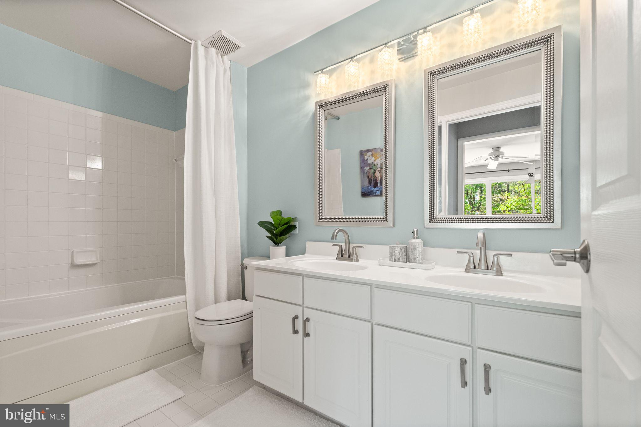 LINCOLN PARK - Residential