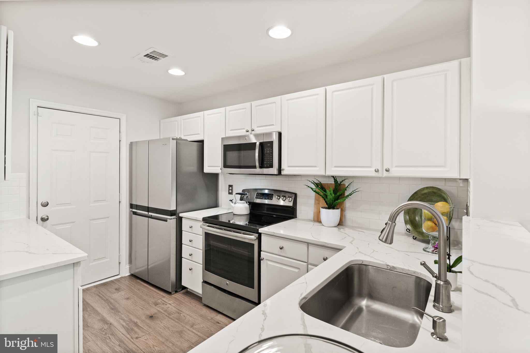 LINCOLN PARK - Residential