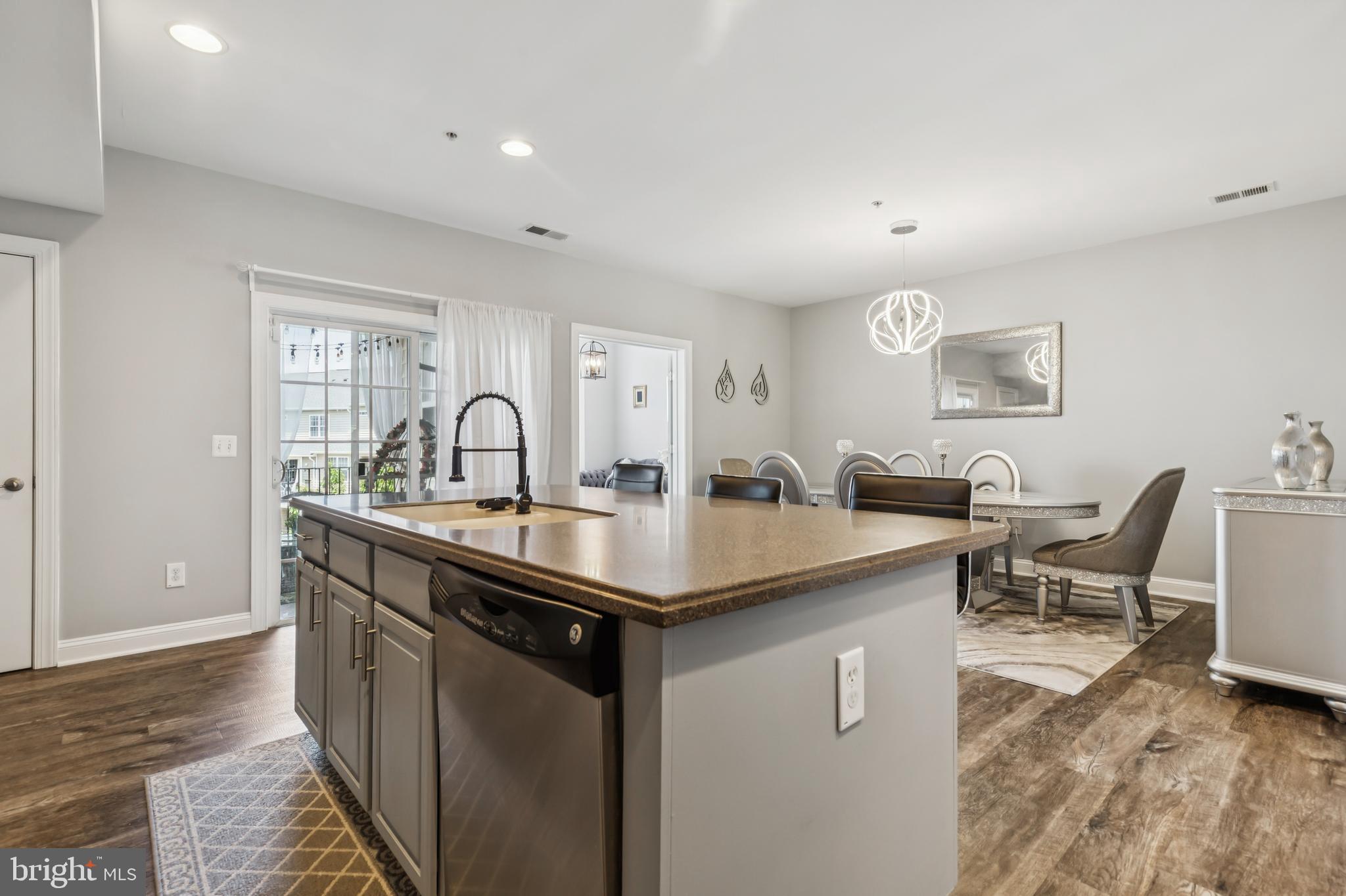 POTOMAC CLUB - Residential