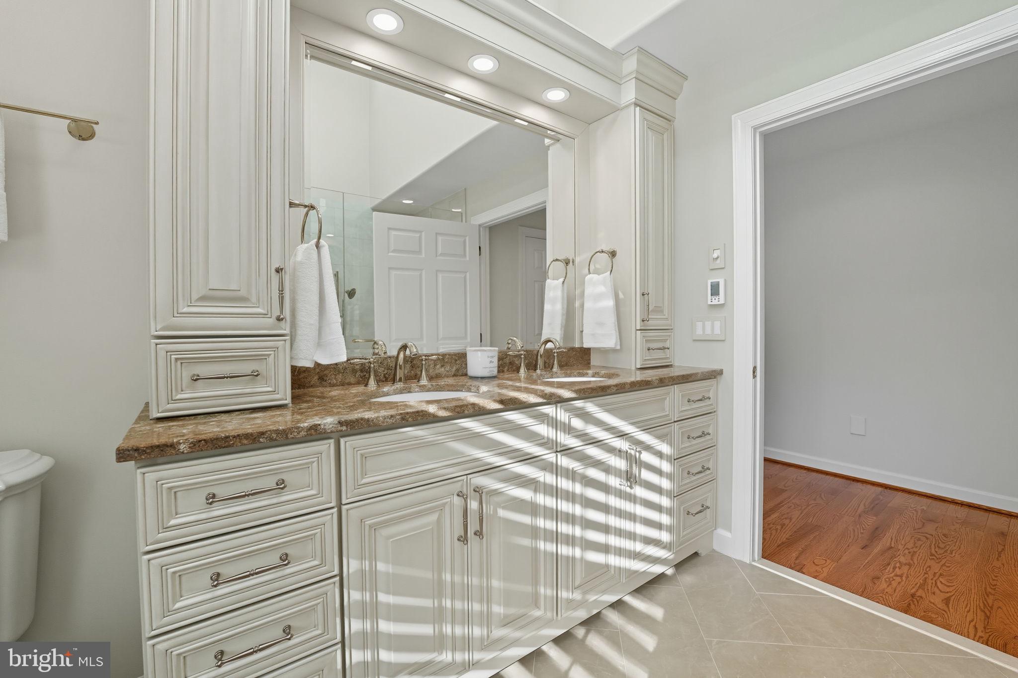 HILLCREST - Residential