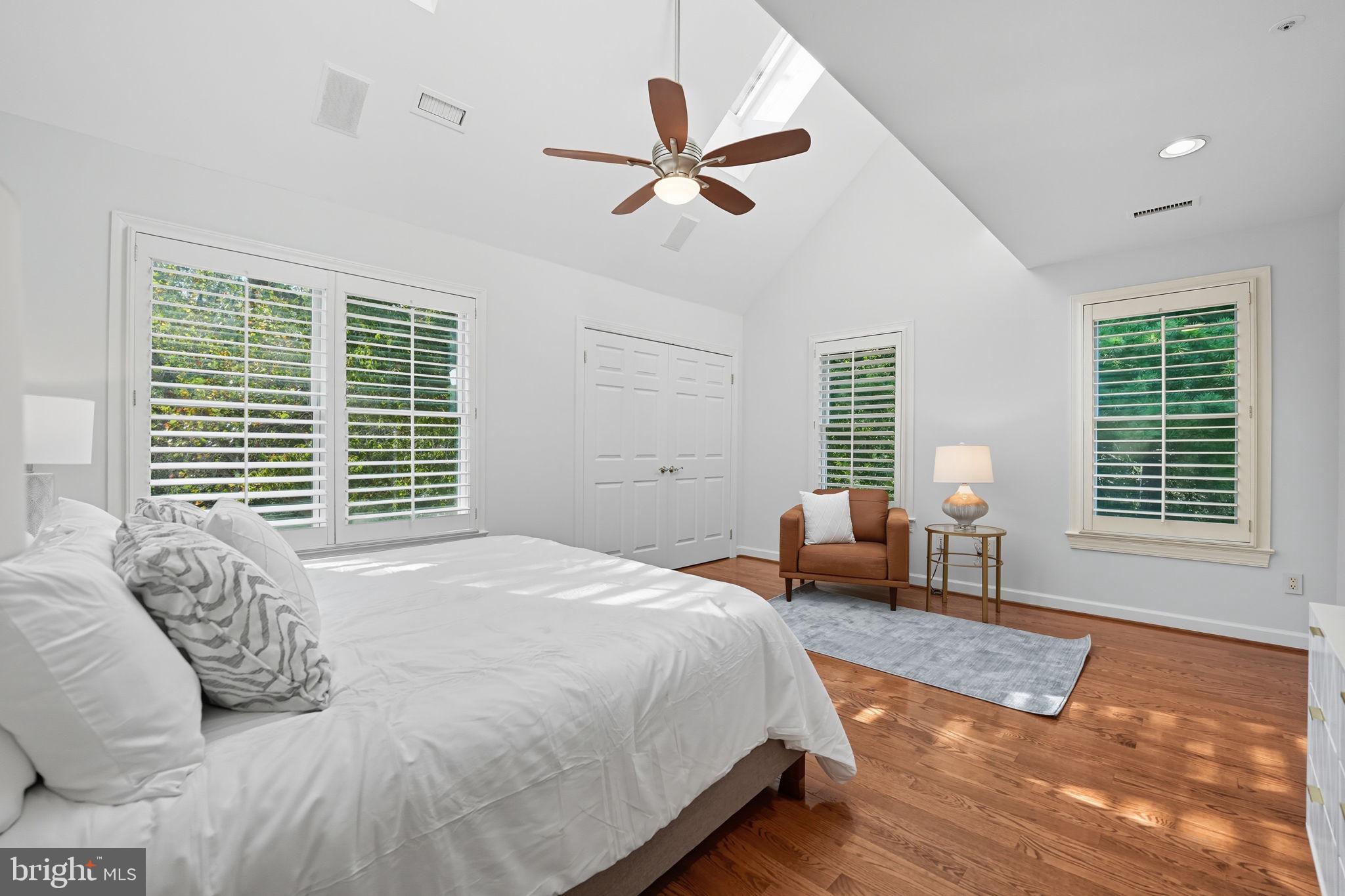 HILLCREST - Residential