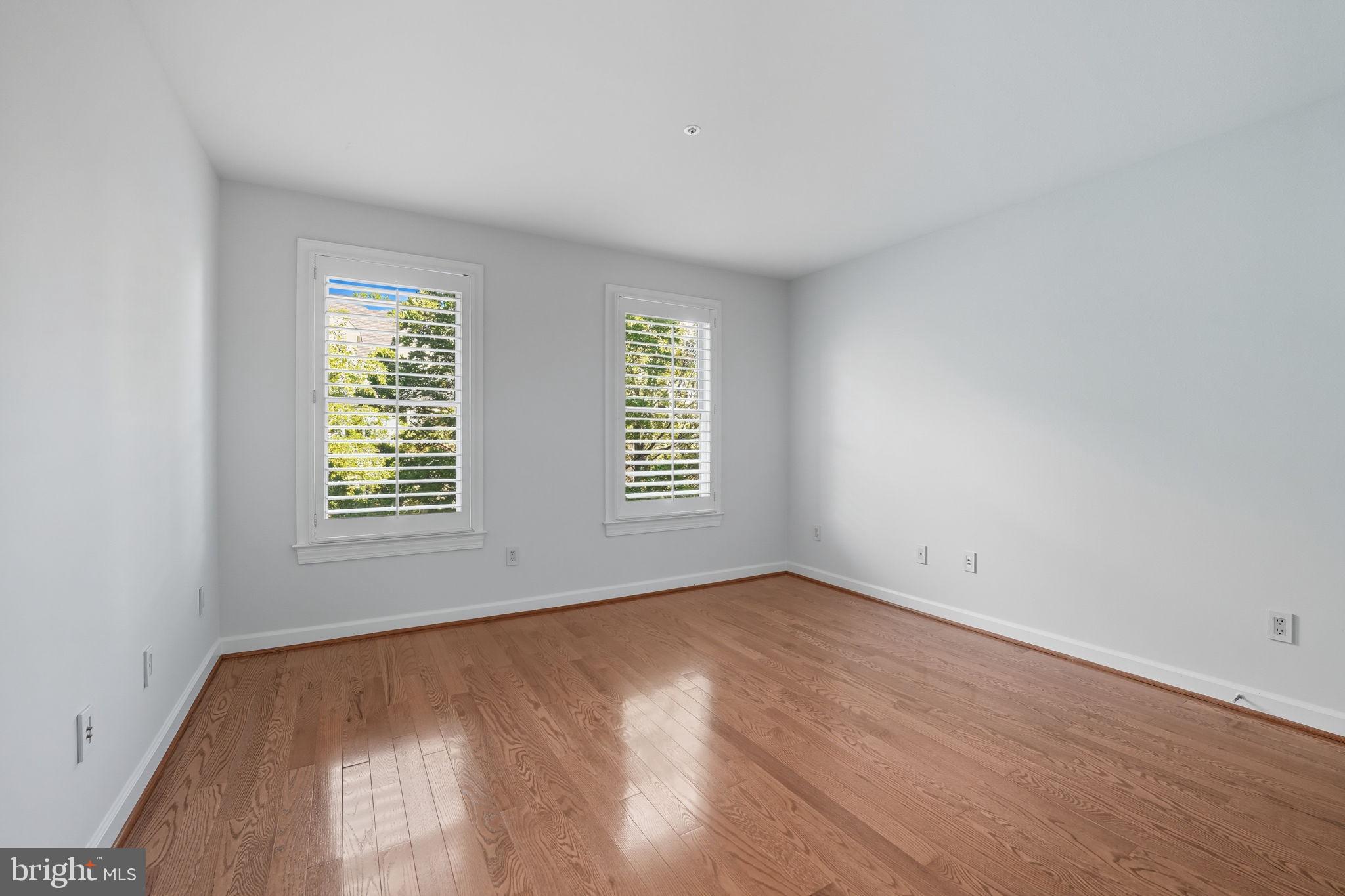 HILLCREST - Residential