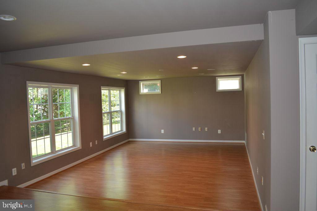 SOUTH BANK - Residential Lease