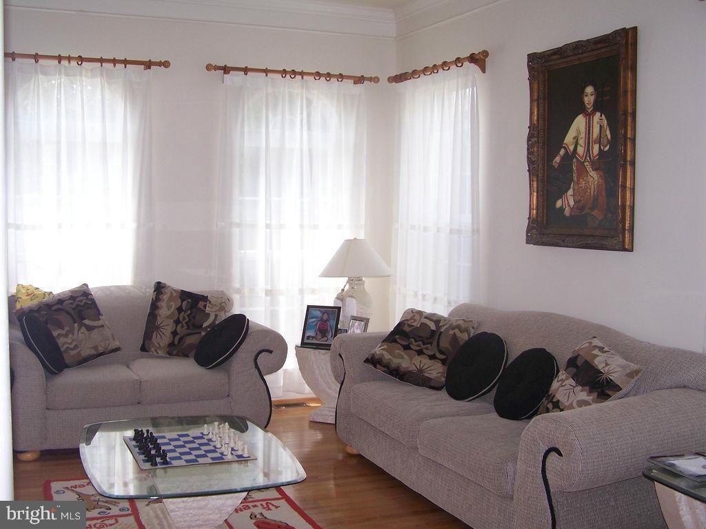 SOUTH BANK - Residential Lease