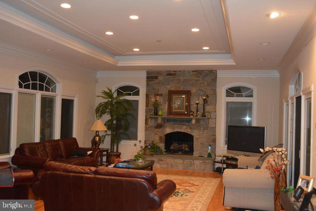 SOUTH BANK - Residential Lease