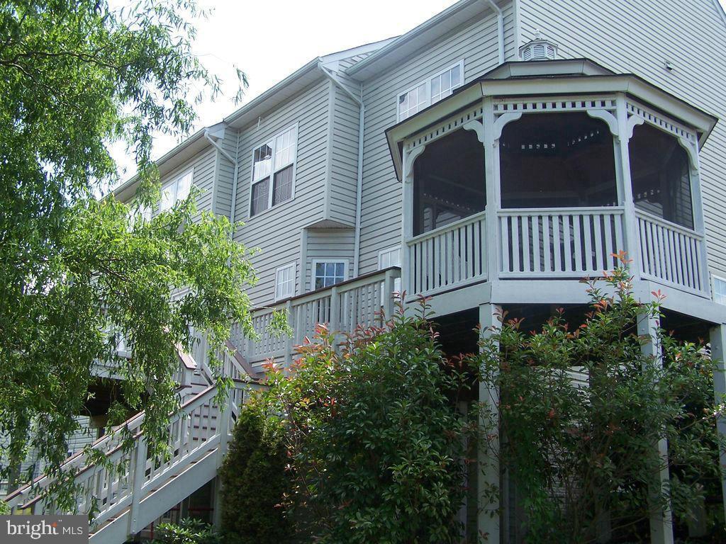 SOUTH BANK - Residential Lease