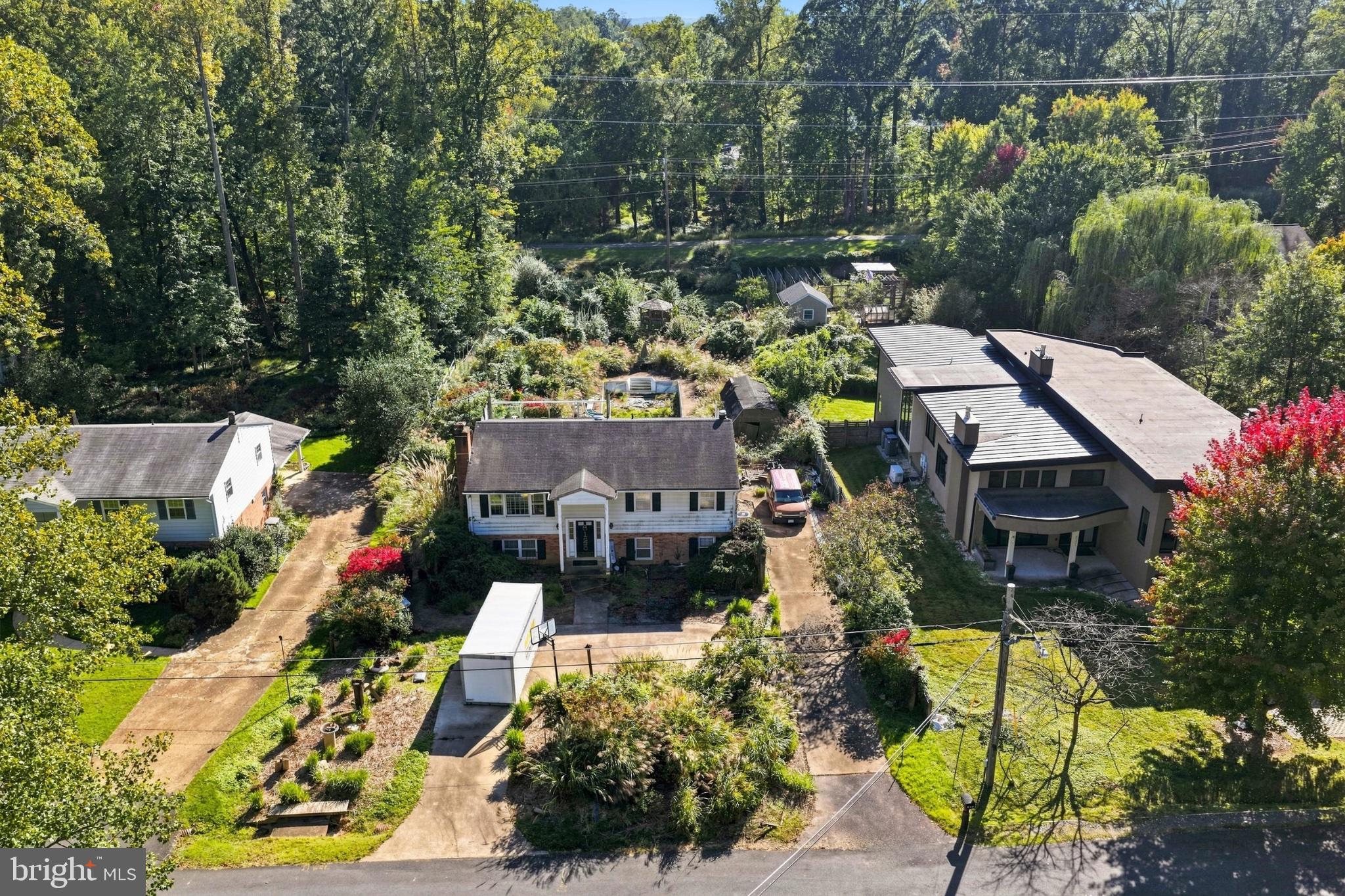 8123 WESTCHESTER DRIVE