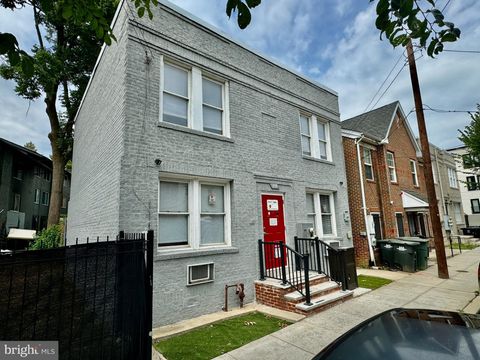 1858 KENDALL STREET NE 2 WASHINGTON DC 20002