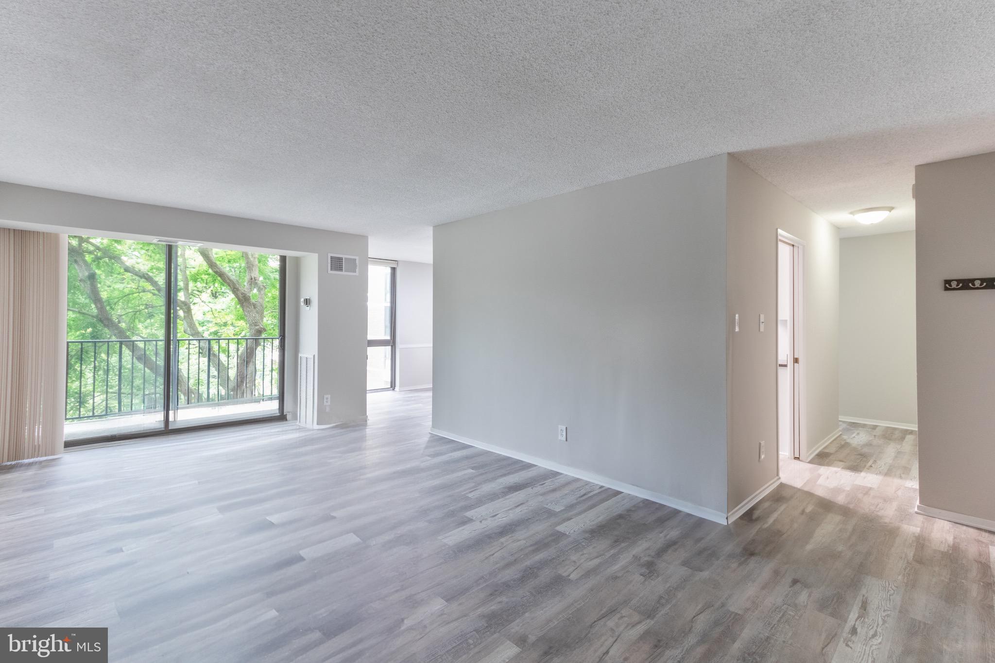 IDYLWOOD TOWERS CONDO - Residential