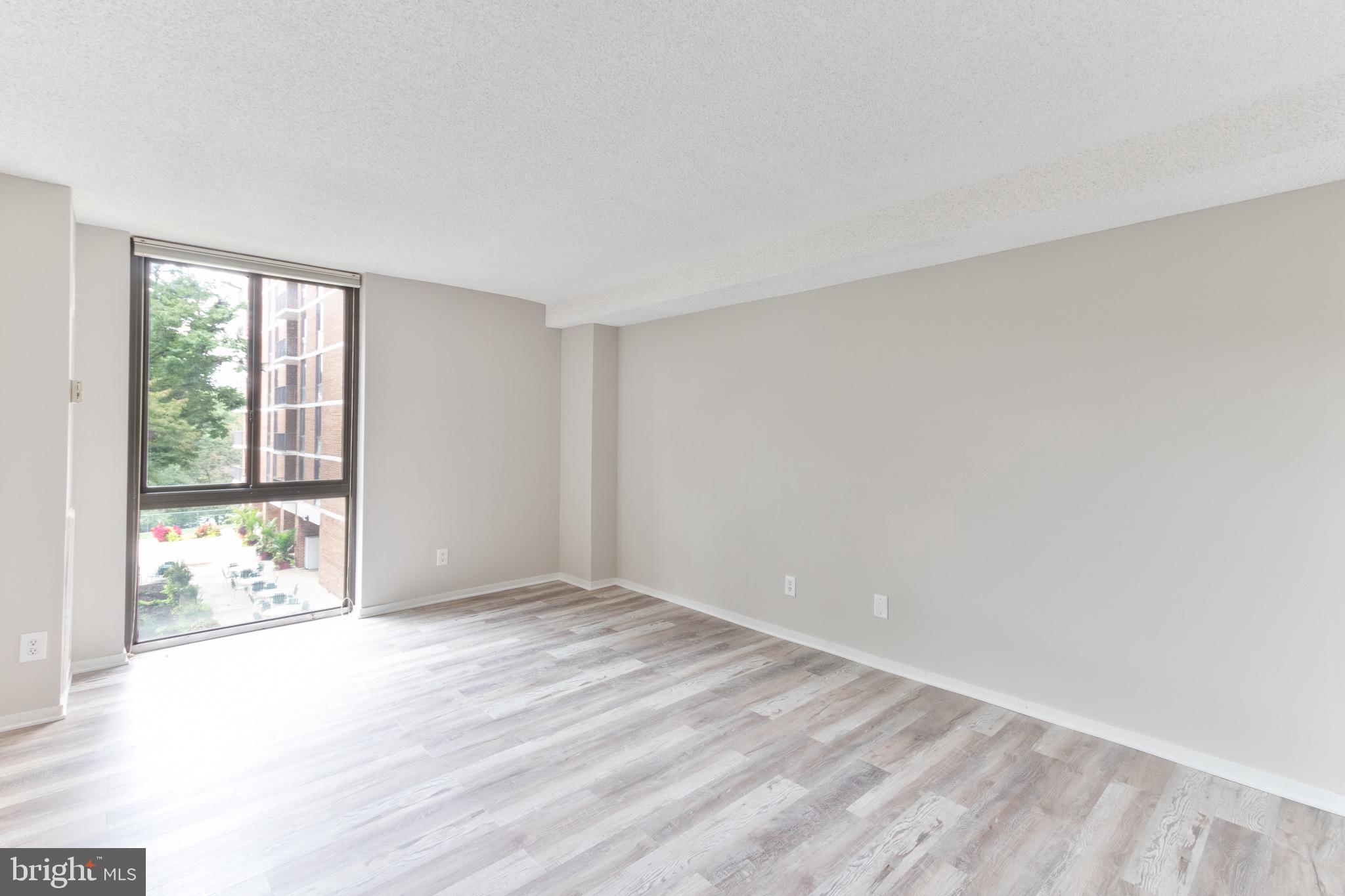 IDYLWOOD TOWERS CONDO - Residential