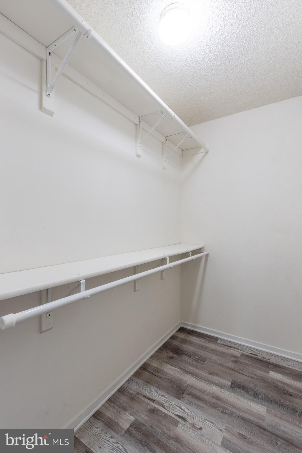 IDYLWOOD TOWERS CONDO - Residential