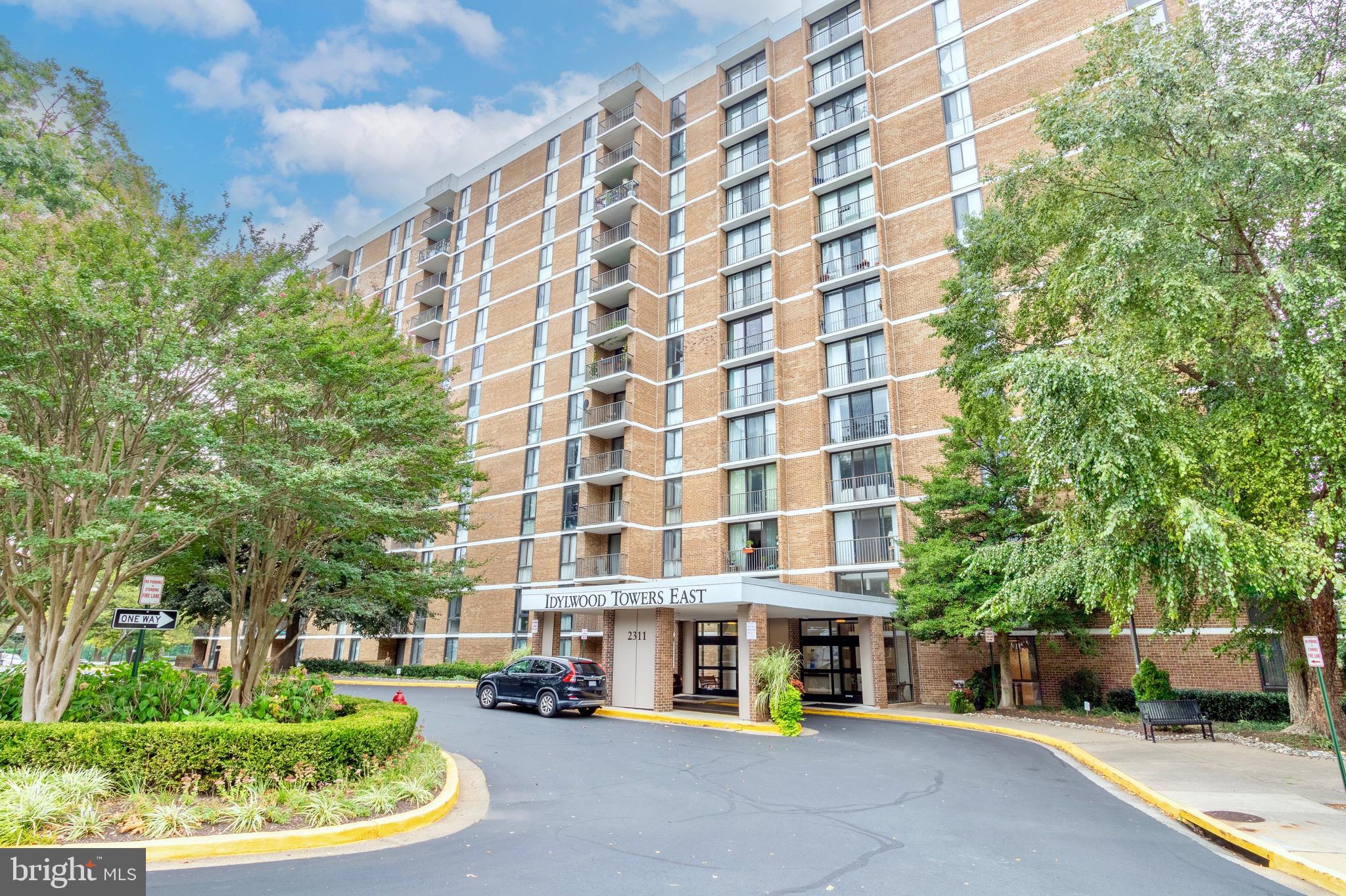 IDYLWOOD TOWERS CONDO - Residential