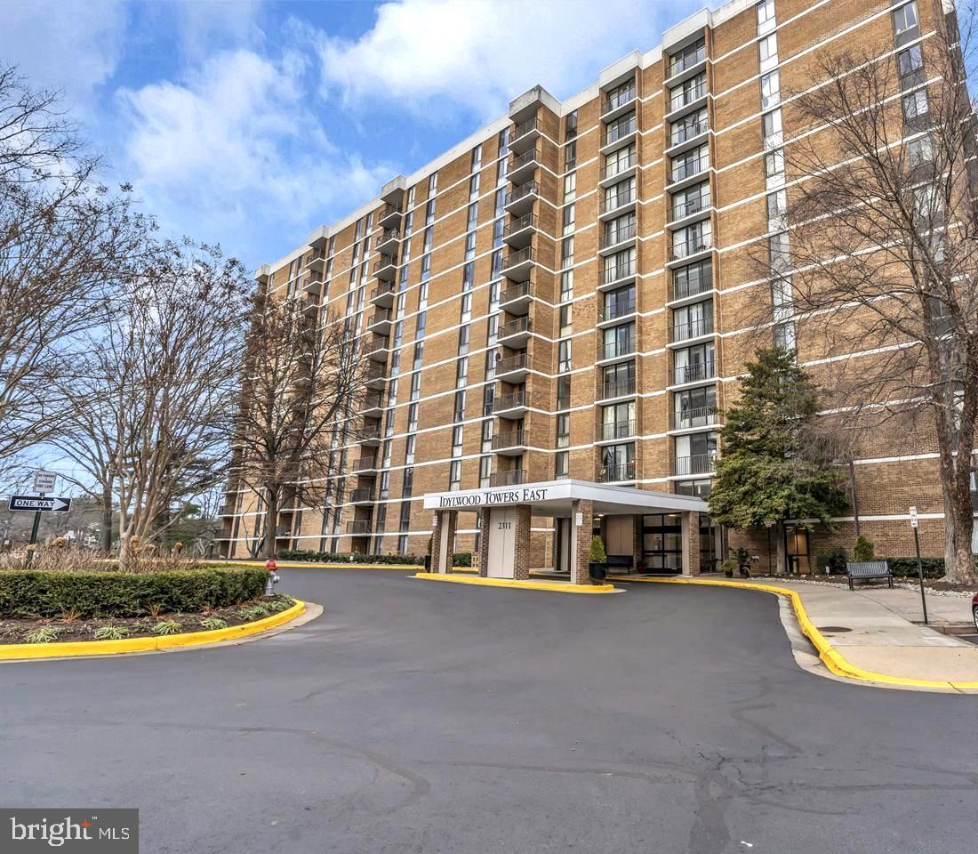 IDYLWOOD TOWERS CONDO - Residential