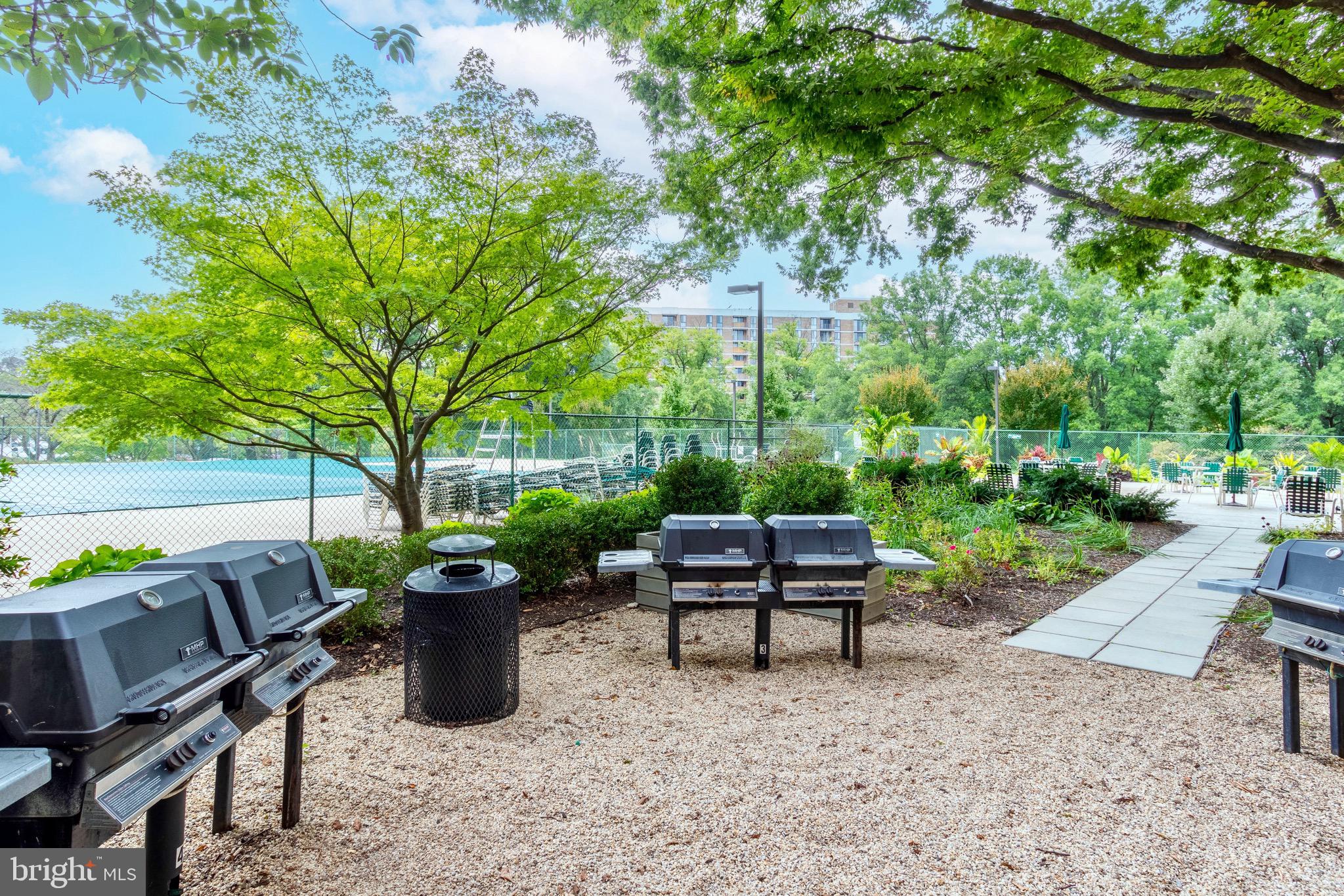 IDYLWOOD TOWERS CONDO - Residential