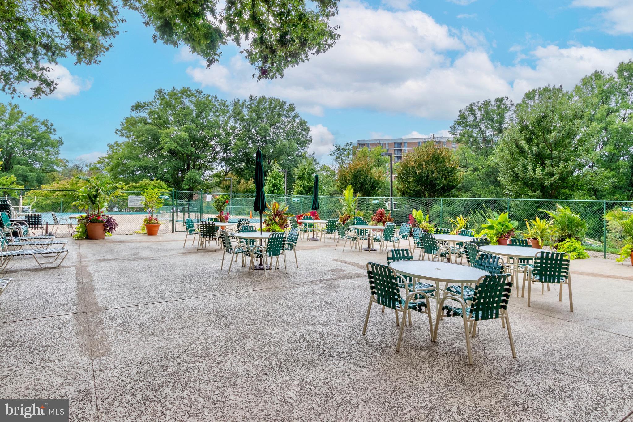 IDYLWOOD TOWERS CONDO - Residential