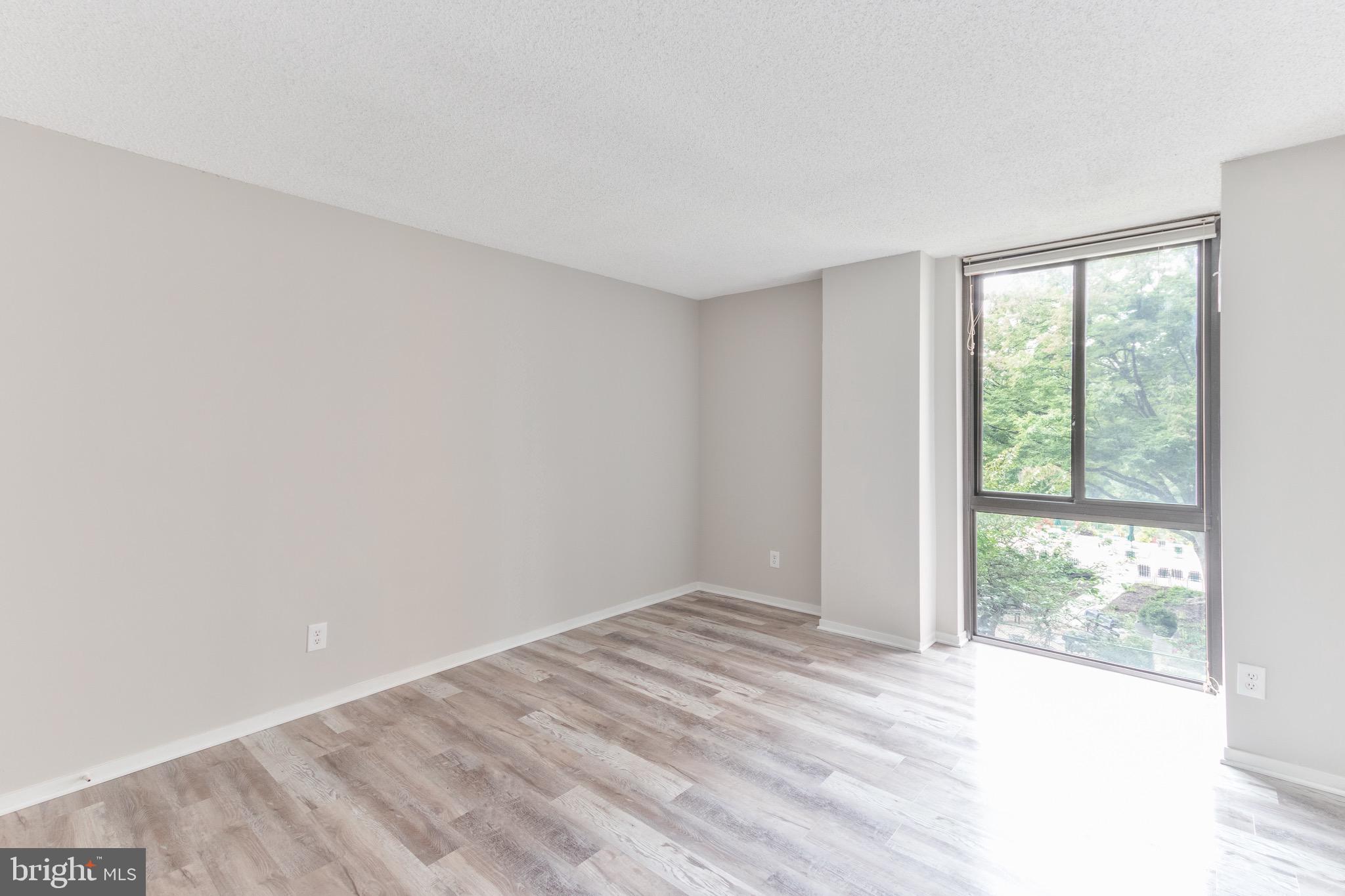 IDYLWOOD TOWERS CONDO - Residential