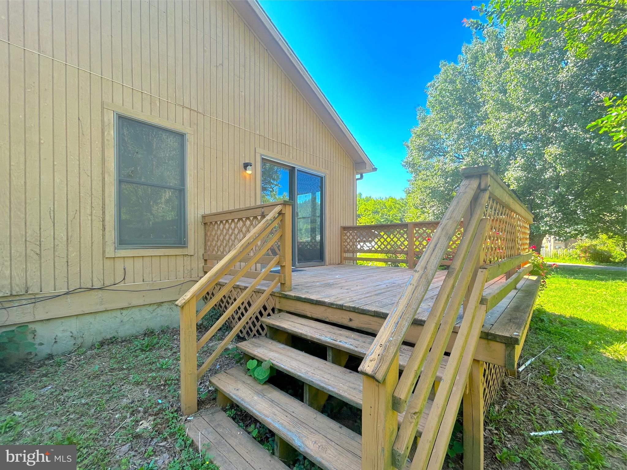 811 COURT HOUSE POINT ROAD