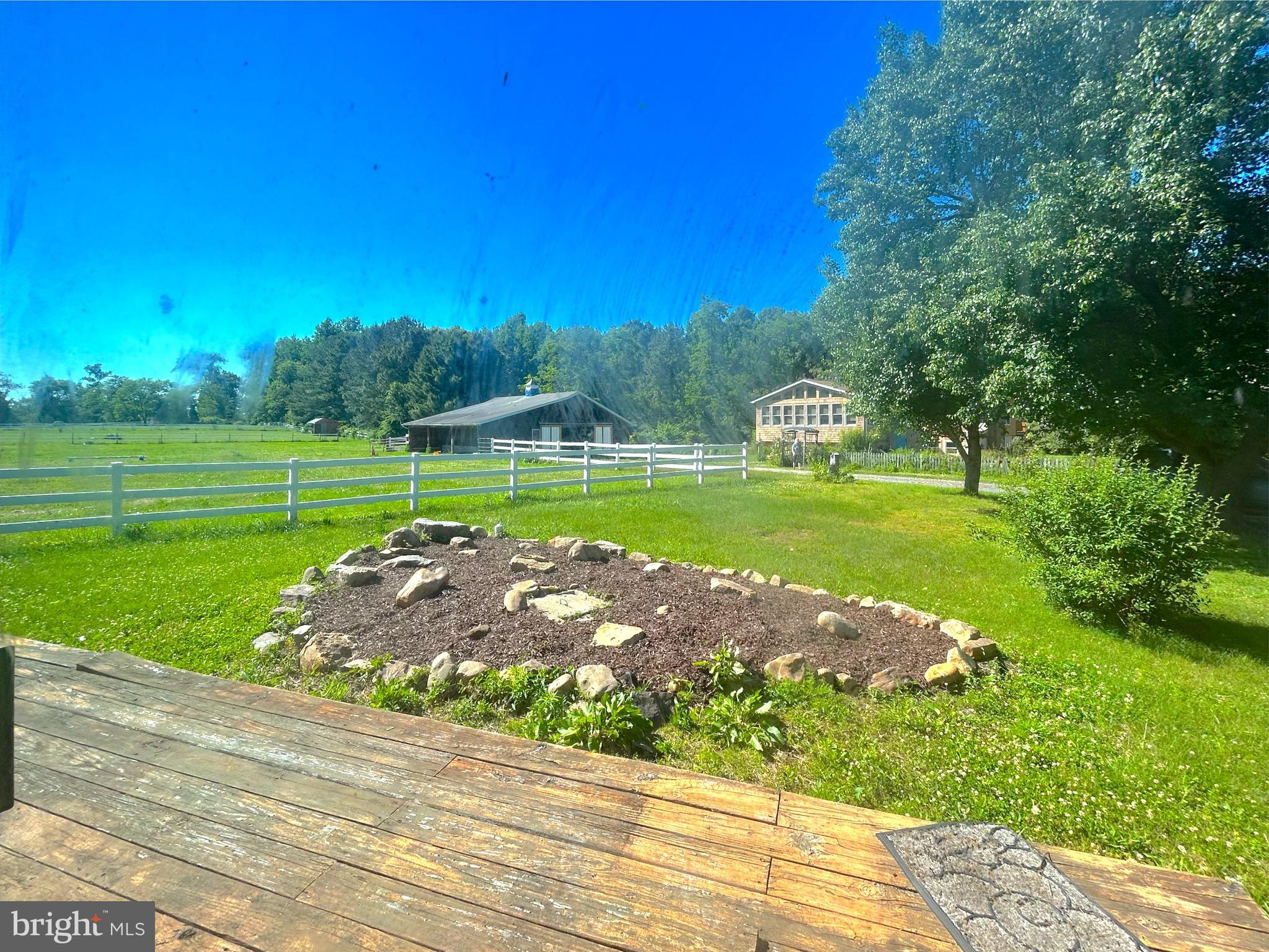 811 COURT HOUSE POINT ROAD