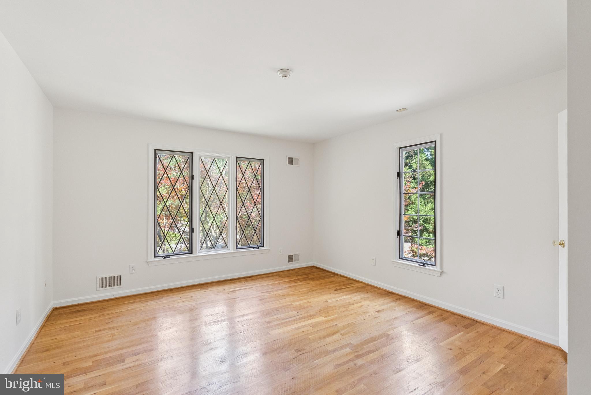 POTOMAC VILLAGE - Residential