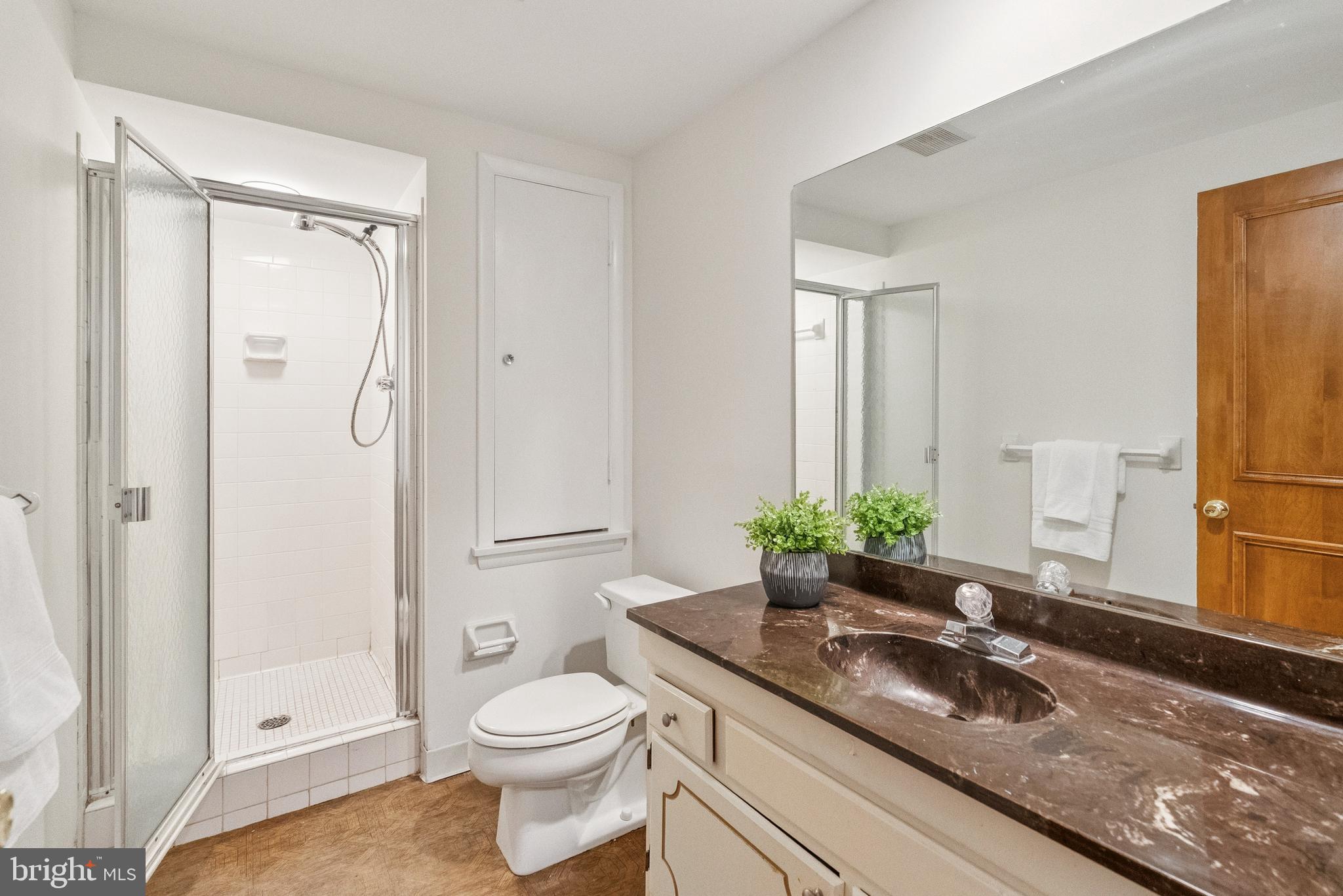 POTOMAC VILLAGE - Residential