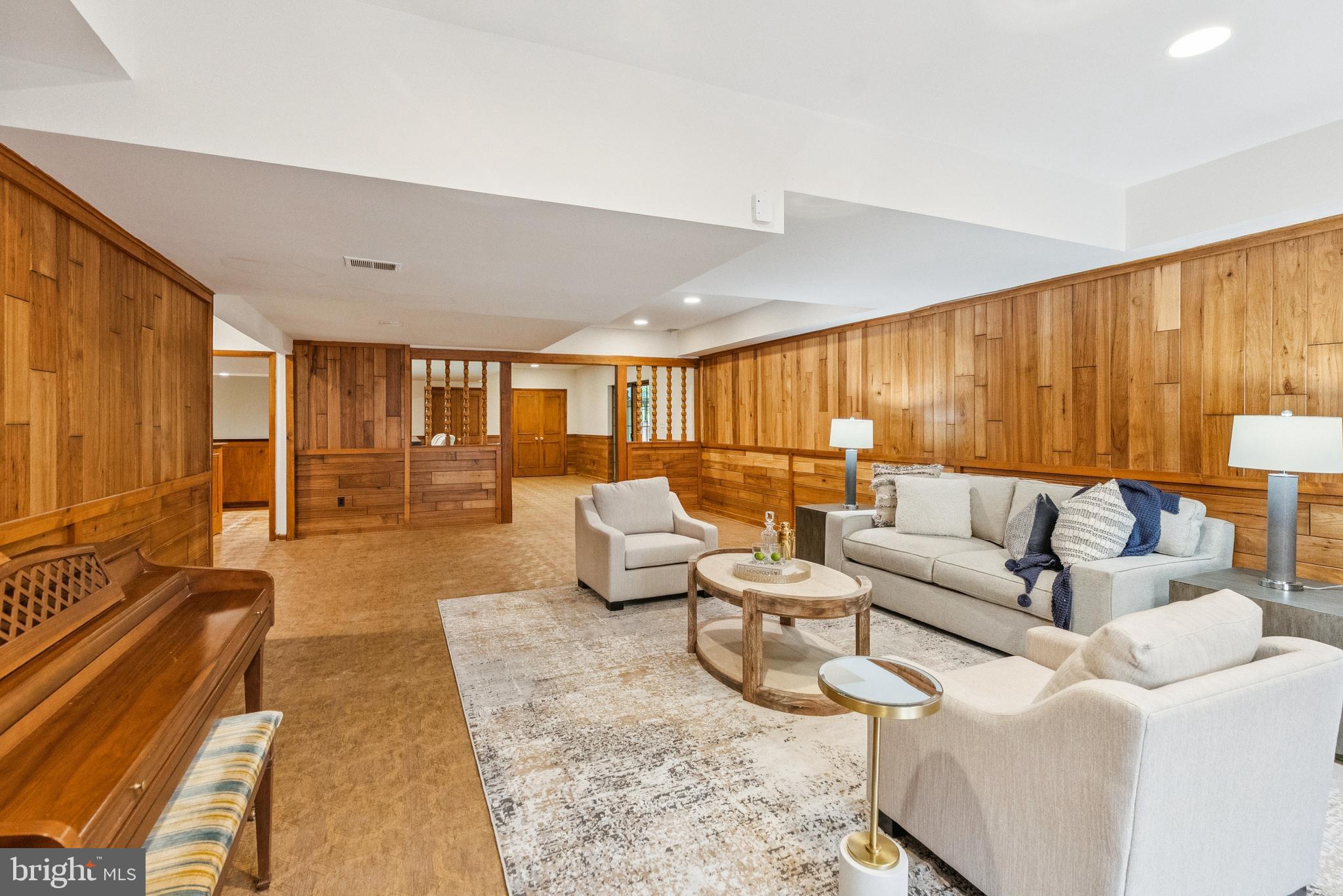 POTOMAC VILLAGE - Residential