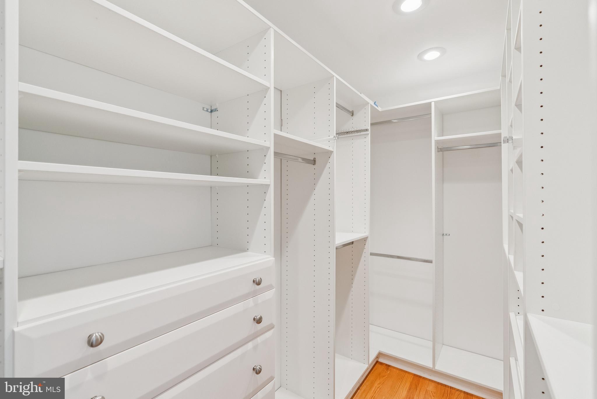 POTOMAC VILLAGE - Residential