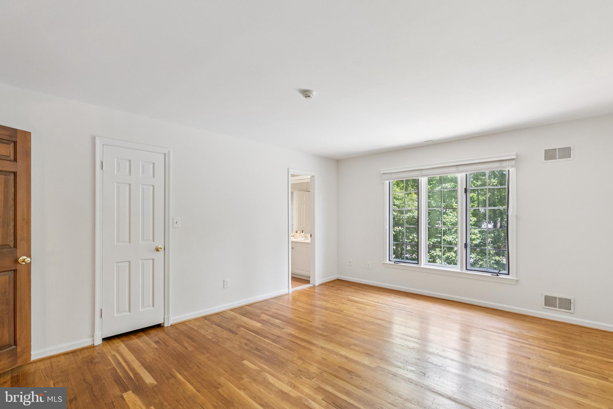 POTOMAC VILLAGE - Residential