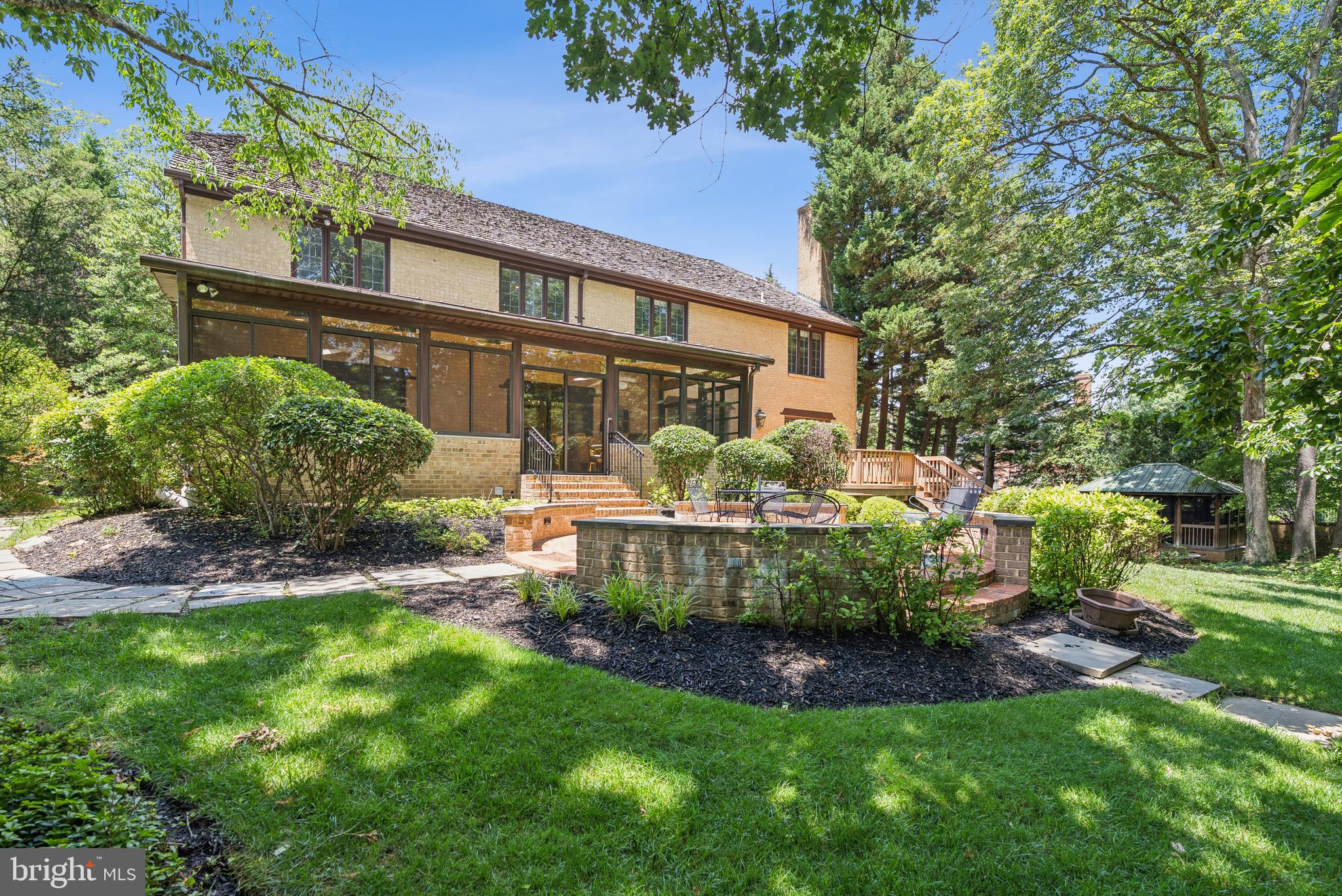 POTOMAC VILLAGE - Residential