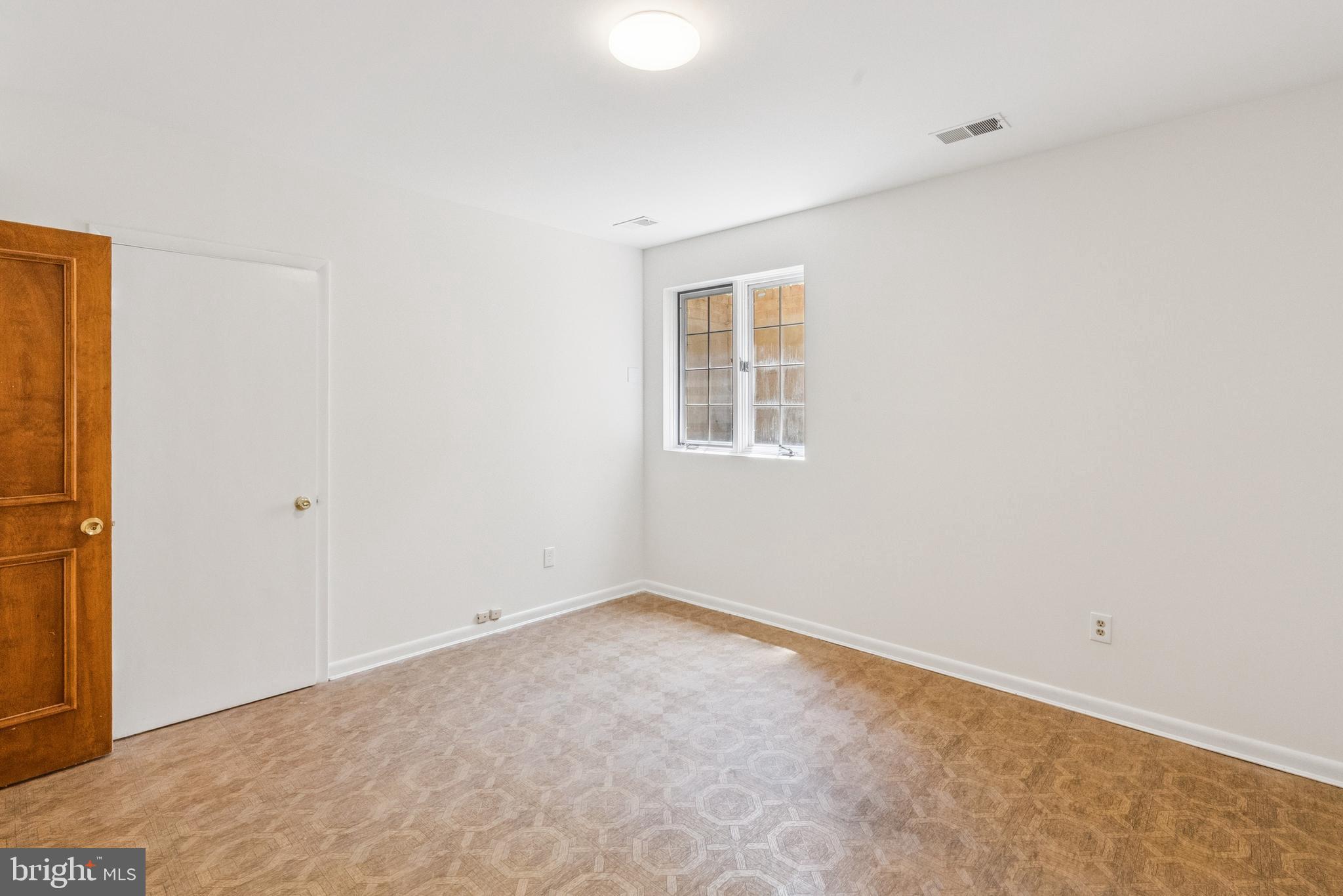 POTOMAC VILLAGE - Residential