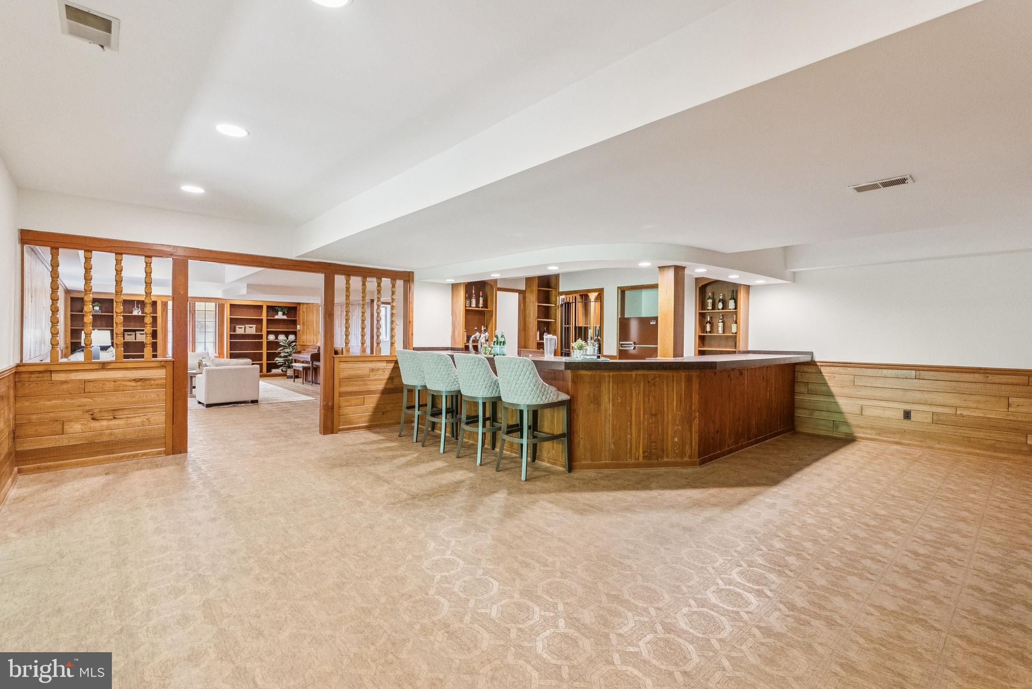 POTOMAC VILLAGE - Residential