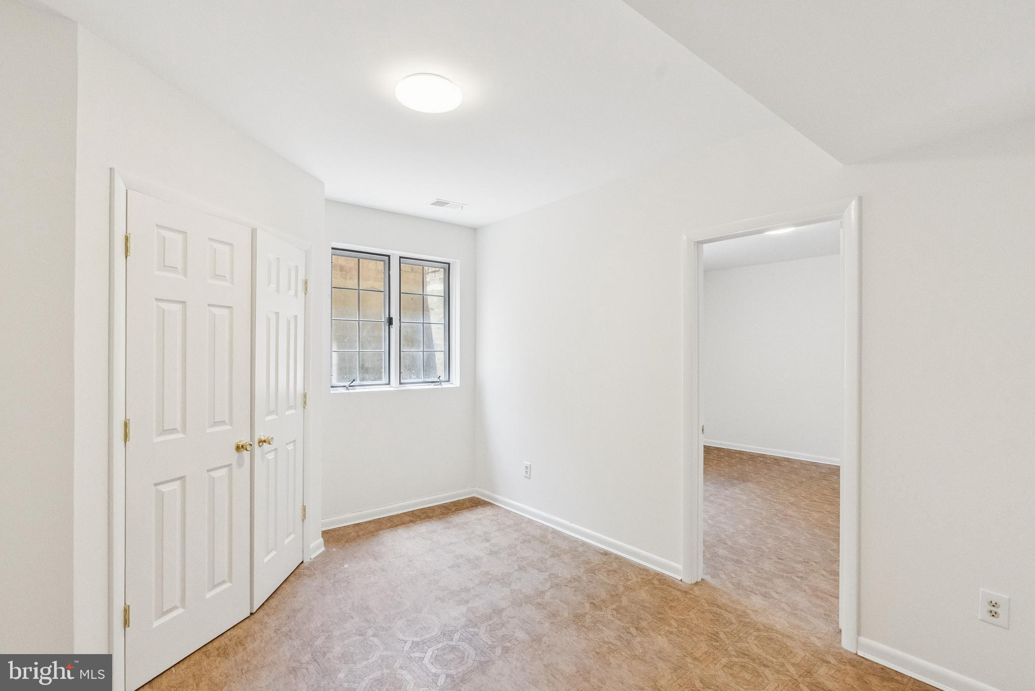 POTOMAC VILLAGE - Residential