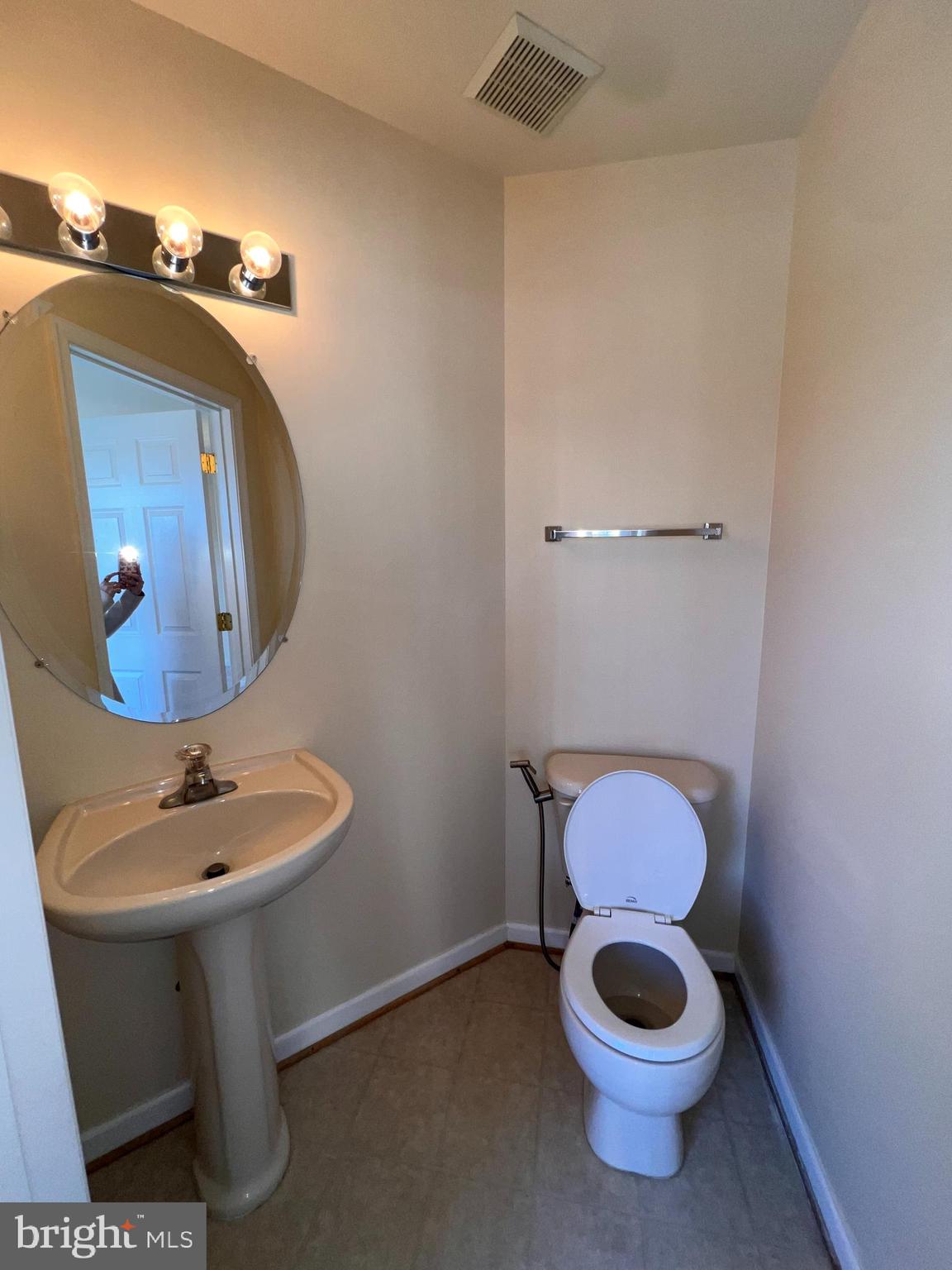 COUNTY GREEN - Residential Lease