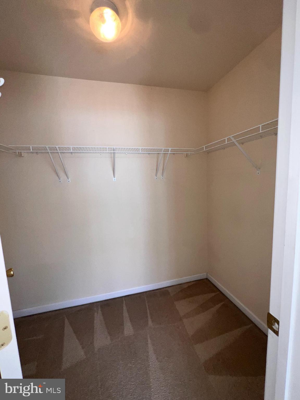 COUNTY GREEN - Residential Lease