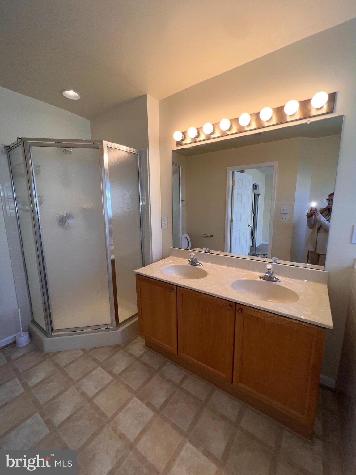 COUNTY GREEN - Residential Lease