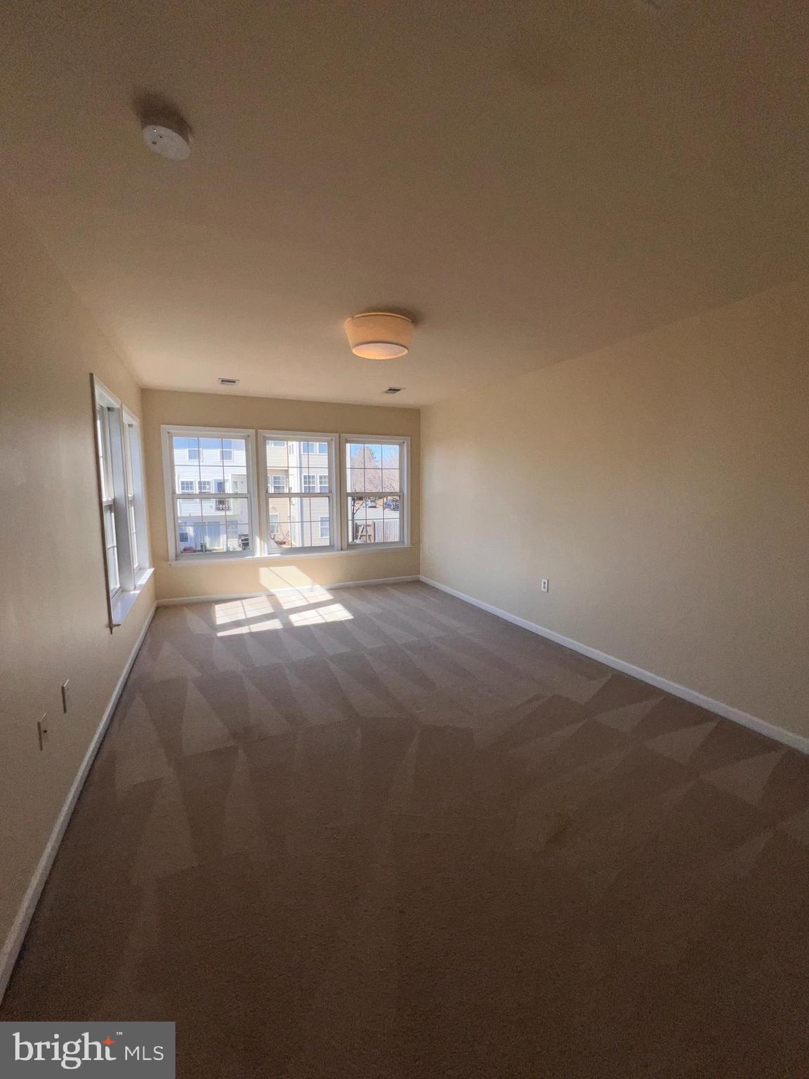 COUNTY GREEN - Residential Lease