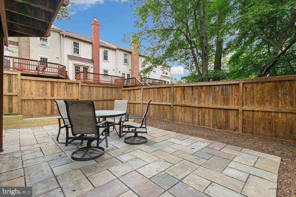 TIMBERLAWN - Residential