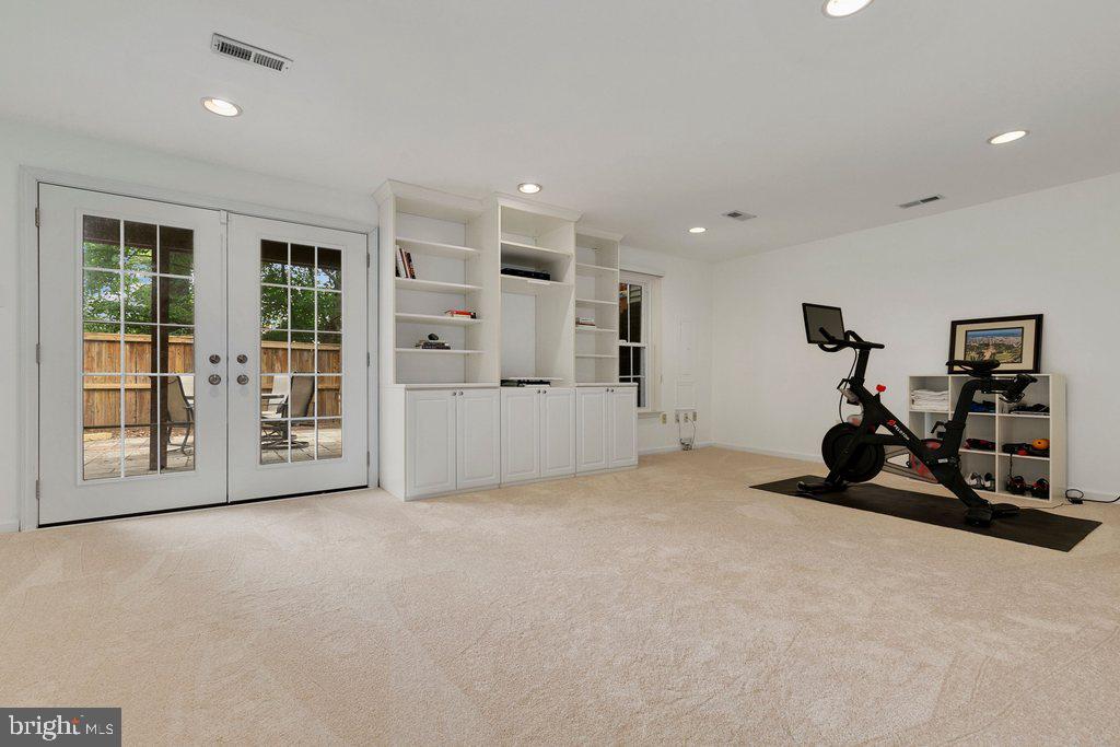 TIMBERLAWN - Residential