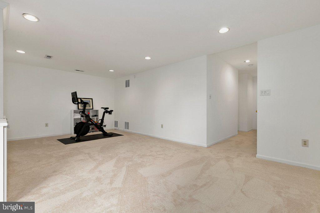 TIMBERLAWN - Residential