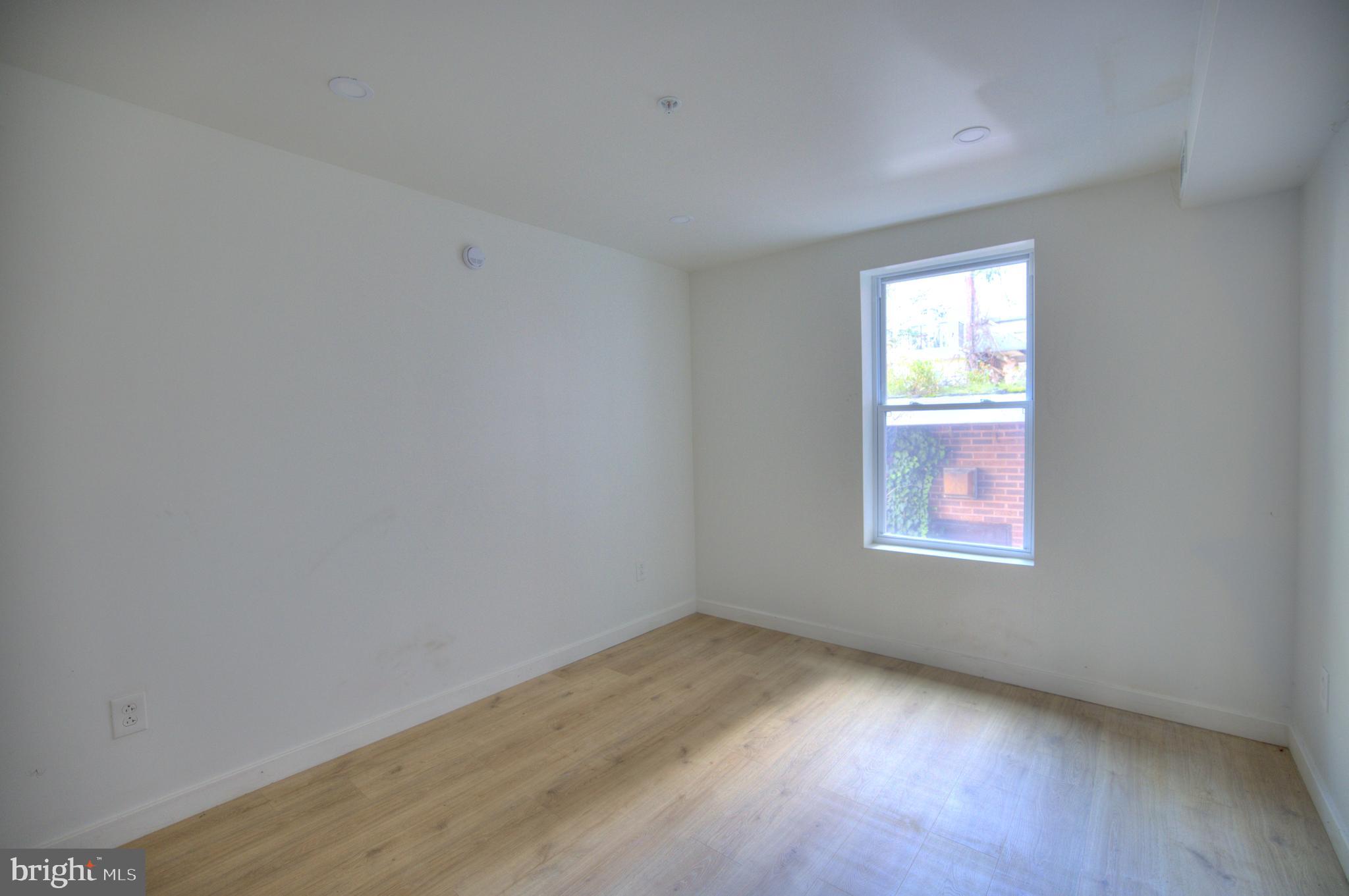 FRANCISVILLE - Residential Income