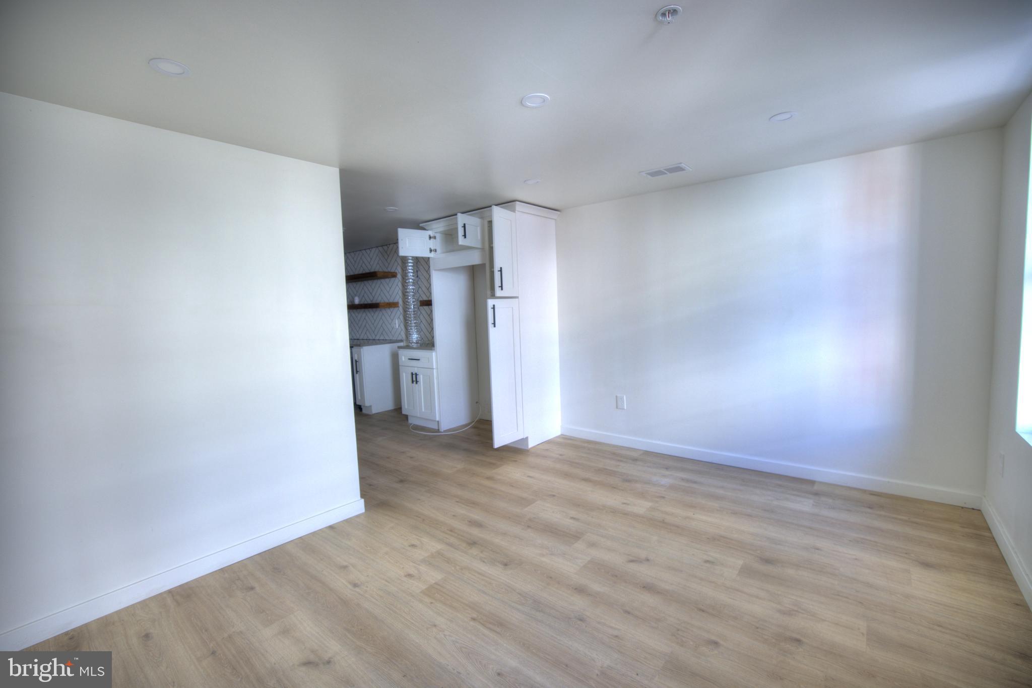 FRANCISVILLE - Residential Income