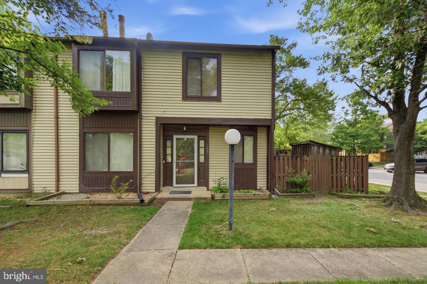 7205 SPLIT RAIL LANE - Photo 2