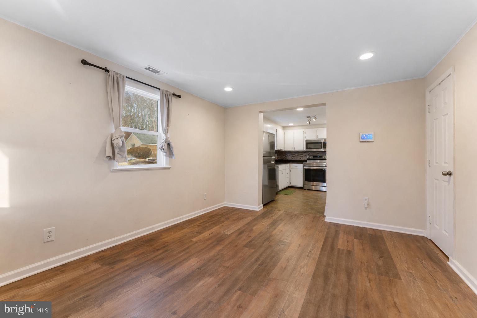 DAMASCUS OUTSIDE - Residential