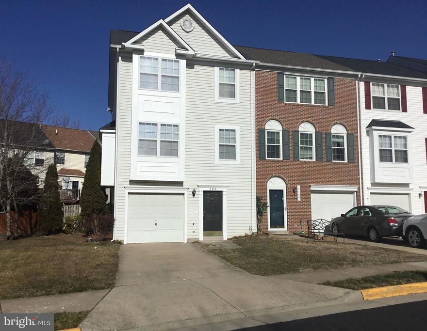 End-Unit w/ Garage in Model Condition! Oak Hardwood Main-floor, Bay & Box Windows, Large Kitchen w/ Table Space, New Range, New Dishwasher,  Ceramic Tile Foyer,  Large Deck, Patio & Fence from Walk-out main Level, Vaulted celling MBR, Beautifully Maintained! All contracts will be reviewed on Sunday 01/31/2021. Please send your contact by 12:00pm on Sunday.  Please do not show on Sunday 01/31/21 and Monday 02/01/21.   Thanks  Protect Yourself & Others, Please follow the CDC's guidelines to prevent spreading COVID-19.