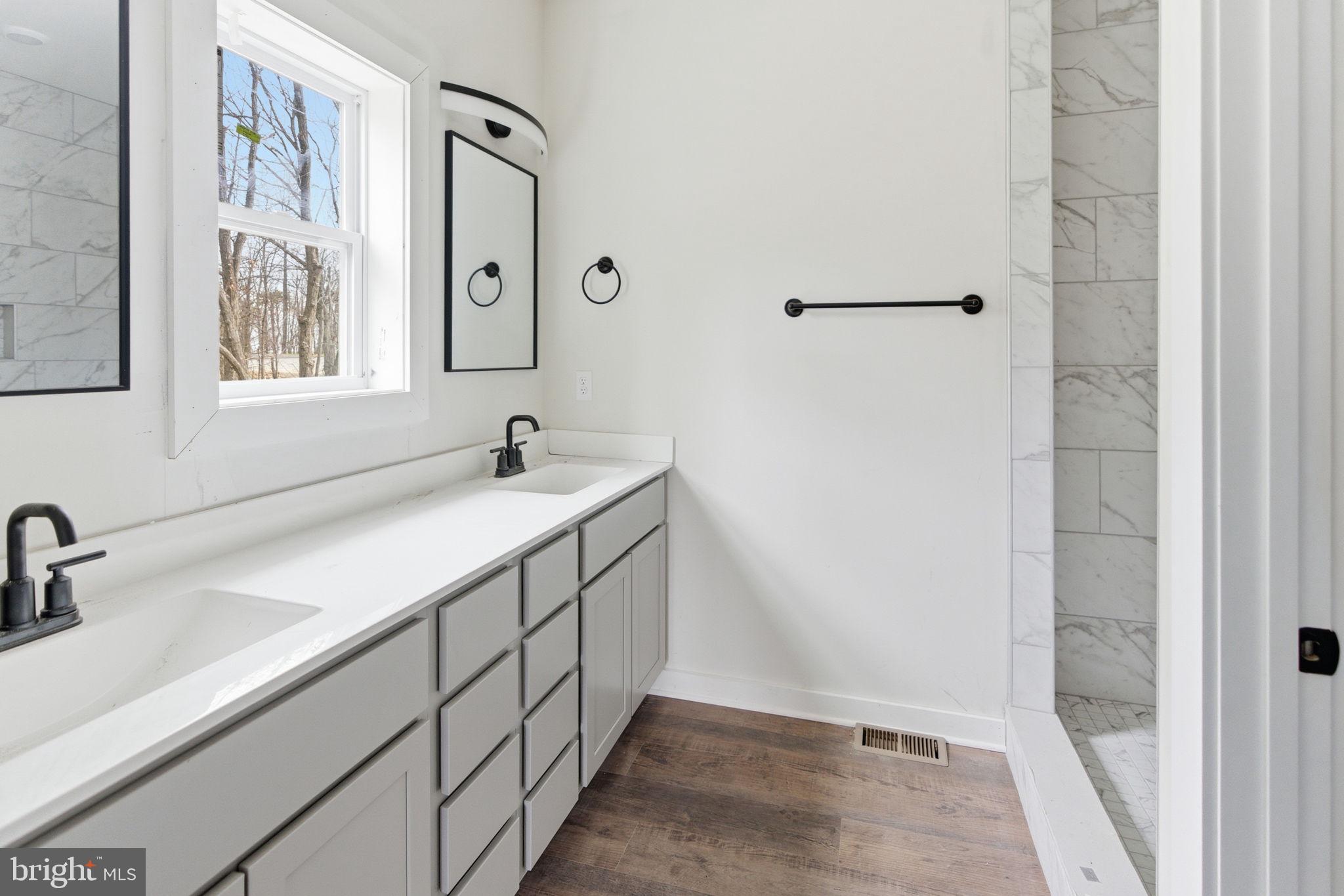 THE WOODS - Residential