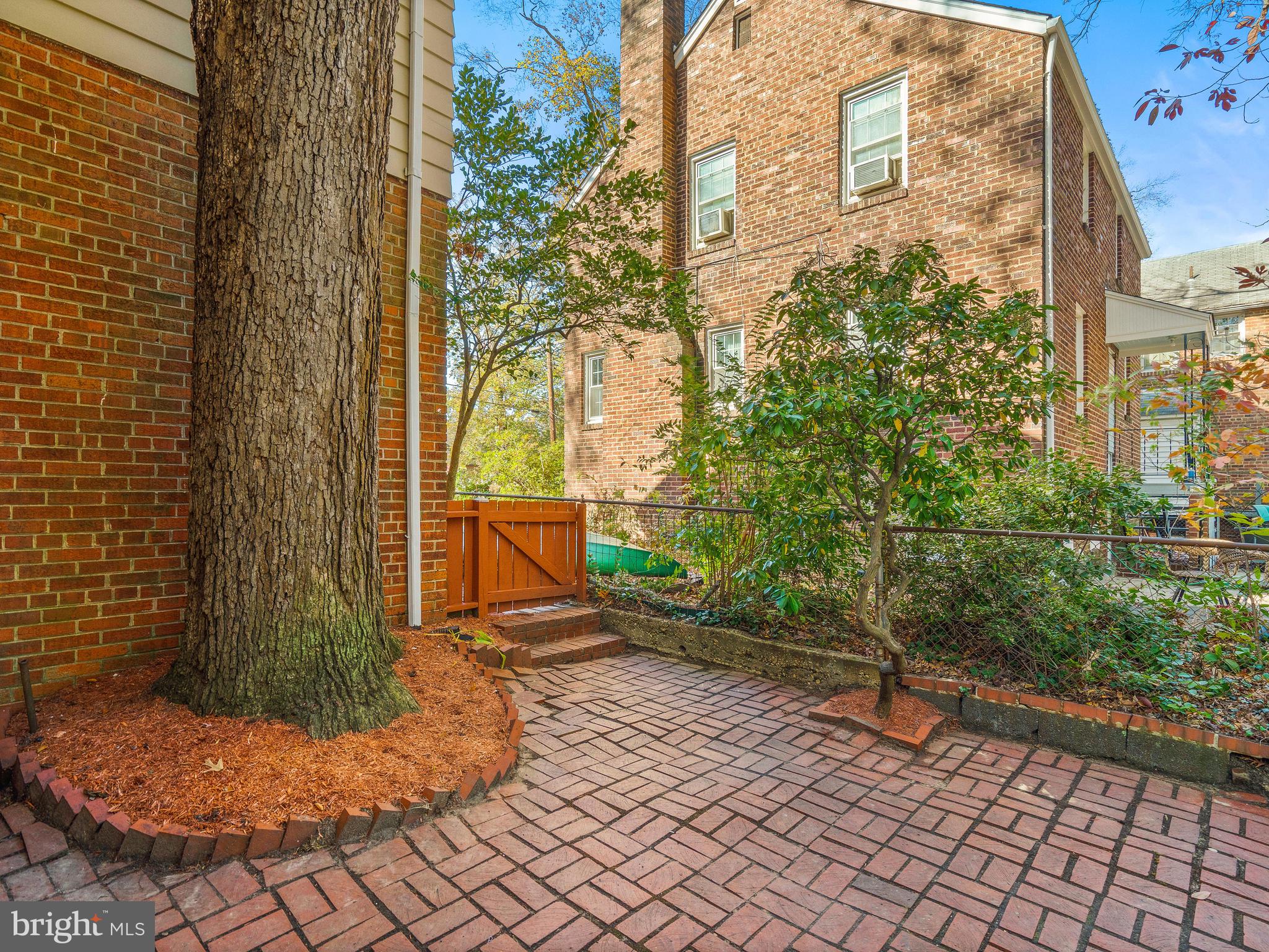 HYATTSVILLE HILLS - Residential